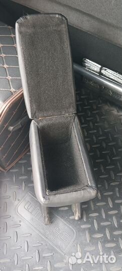 Подлокотник