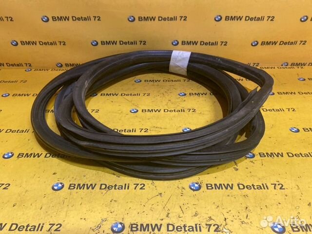 Уплотнитель двери задний правый Mercedes Viano