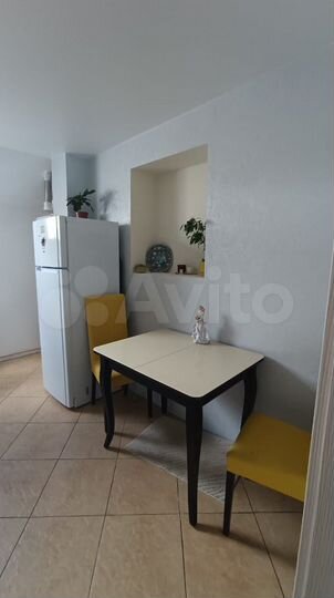 2-к. квартира, 65 м², 3/3 эт.