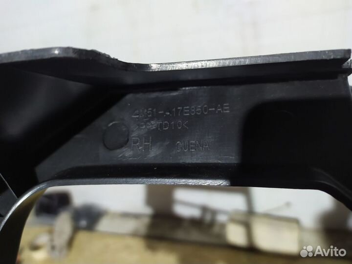 Кронштейн заднего бампера Ford Focus 2