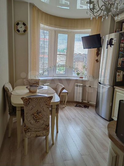 2-к. квартира, 56 м², 6/10 эт.