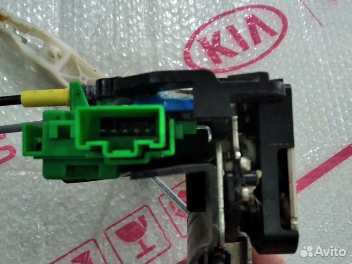 Kia Rio 3. Замок и ручка задней правой двери