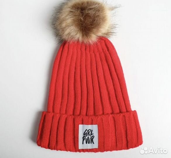 Шапка женская, с помпоном, 2 вида