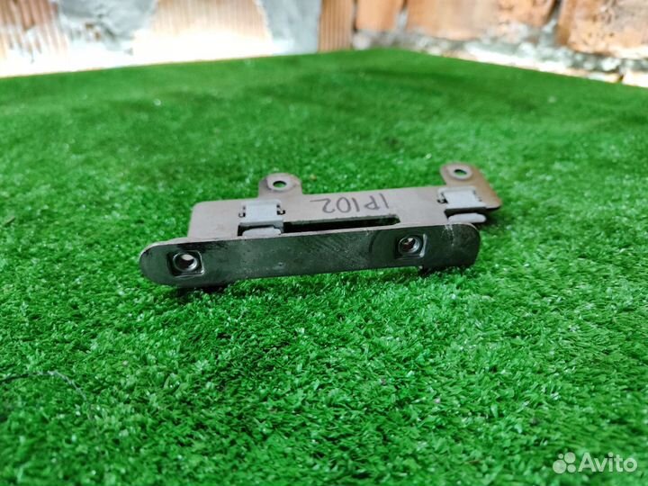 Кронштейн датчика кислорода Volkswagen Passat B6