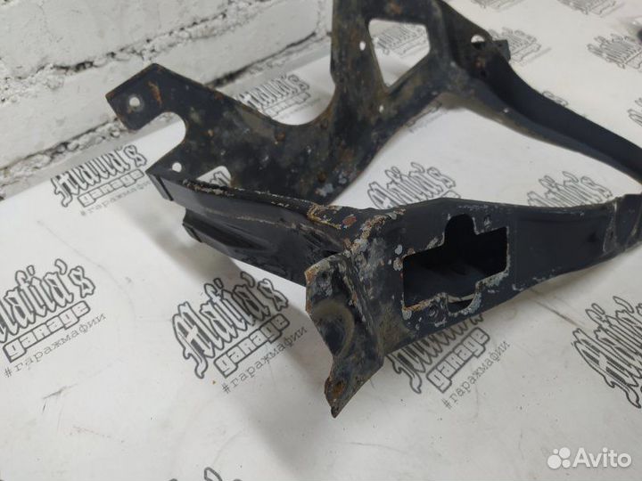 Крепление фары правое Mercedes-Benz S-Class W220