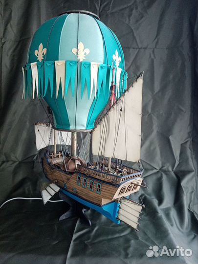 Модель парусника - светильника