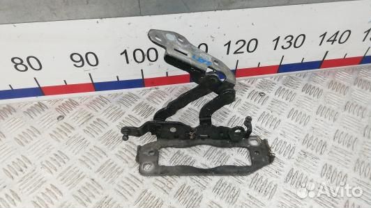 Петля капота mercedes benz C-class W204 (SNT01D501