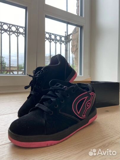 Кроссовки на роликах heelys