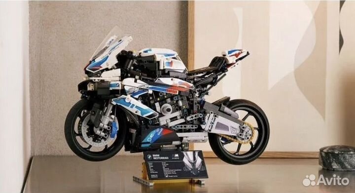 Lego technics BMW M1000RR 1920 деталей