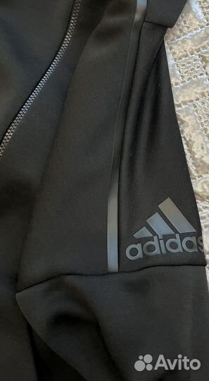 Спортивная толстовка adidas