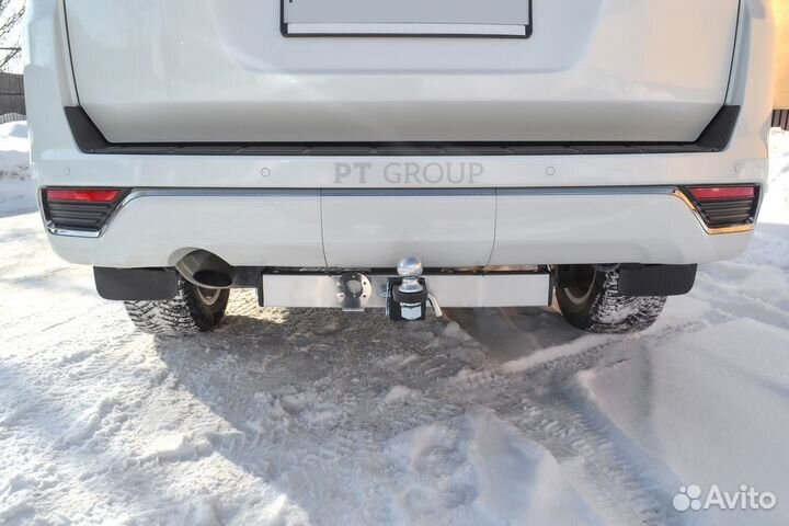 Фаркоп под квадрат Toyota LC 300 с нерж накладкой