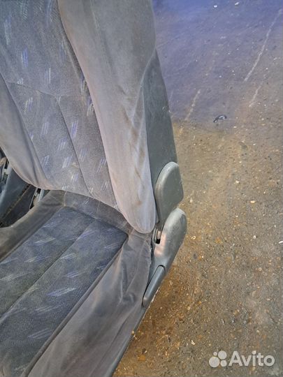 Передние сиденья на vwt4