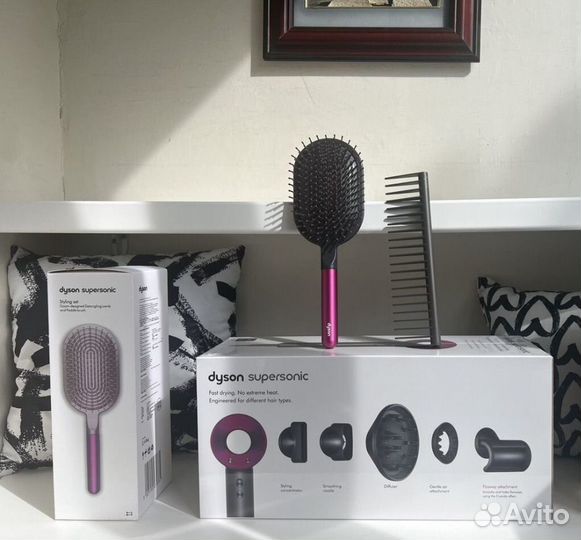 Фен dyson + набор расчесок Dyson