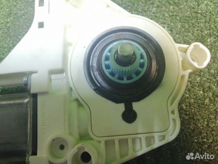 Мотор стеклоподъемника передний левый Seat Leon