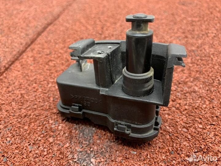 Активатор лючка бензобака Skoda Octavia A7