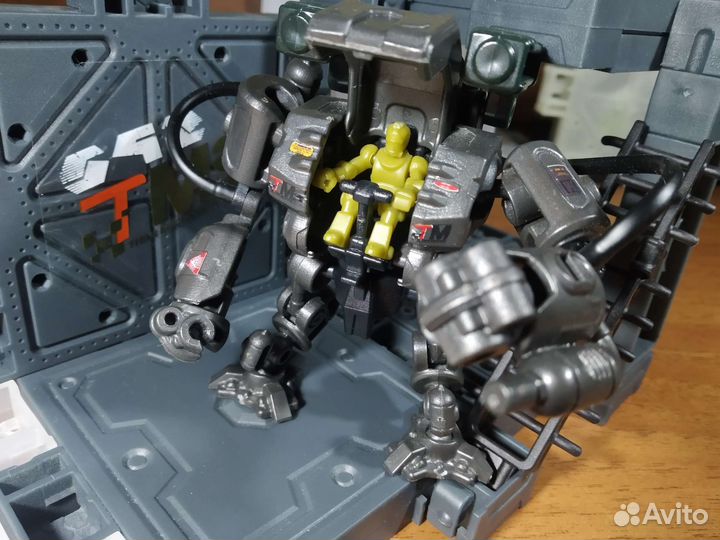 Фигурка меха Pocket Titans 