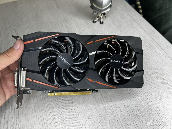 RX 580 8Gb Gigabyte Gaming Отличная