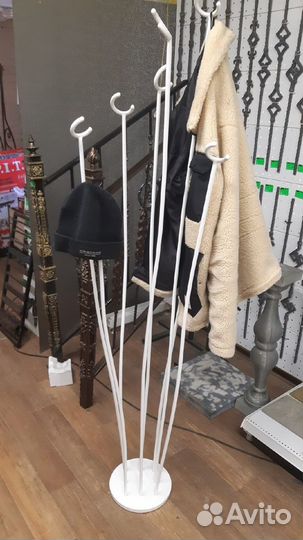 Вешалка для одежды напольная