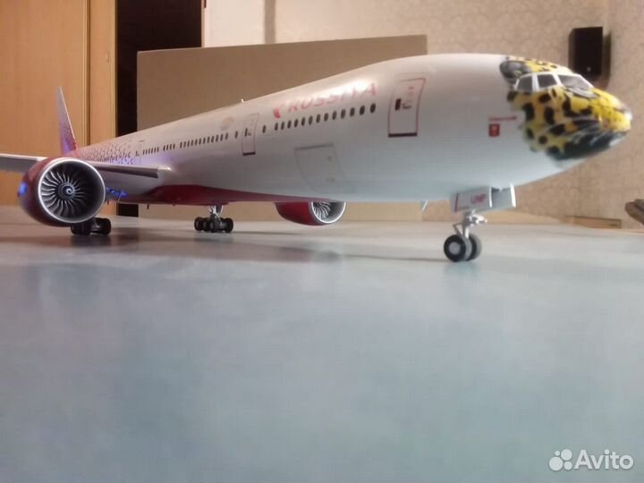 Модель самолета Россия Boeing 777-300