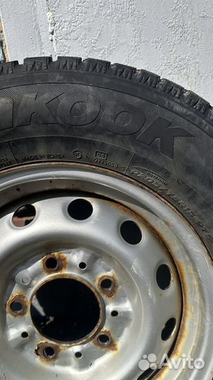 Hankook Winter I'Pike 205/75 R15