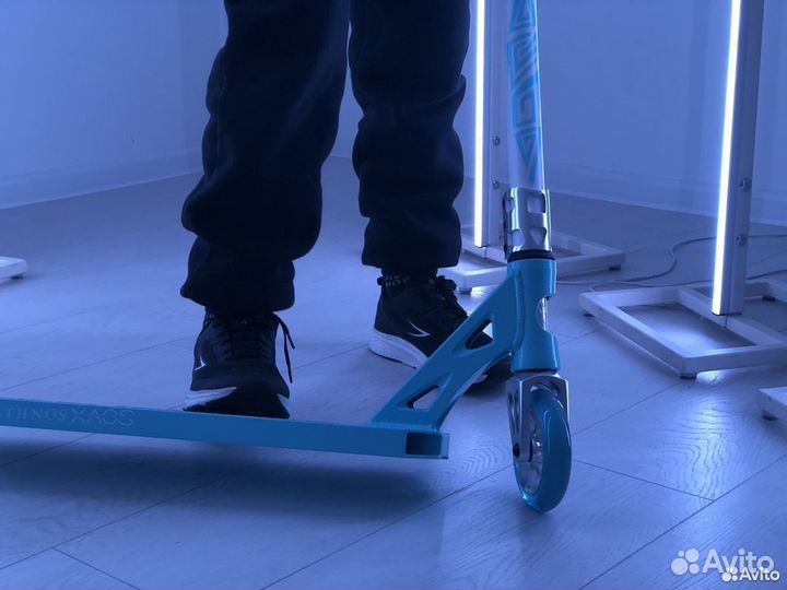 Самокат Ethnos трюковой с розовыми грипсами vbgd11