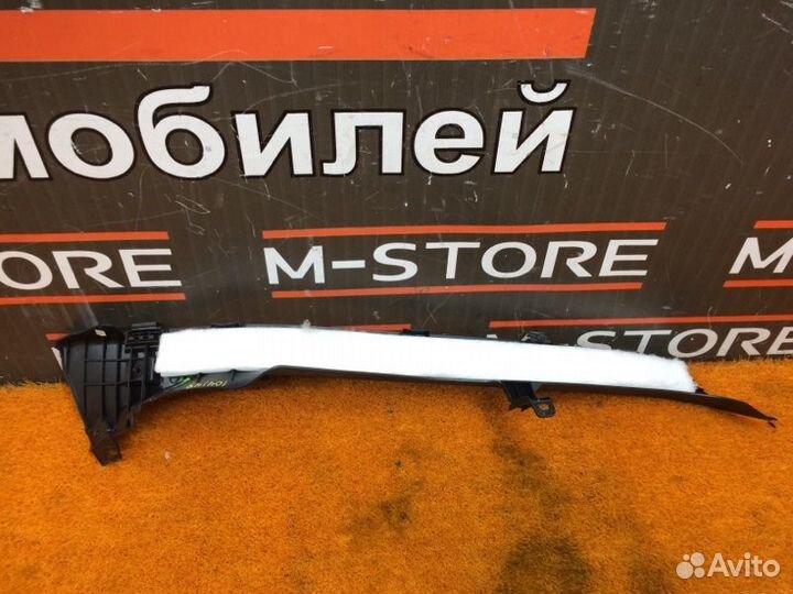 Обшивка стойки задняя левая Mercedes-Benz E-Class