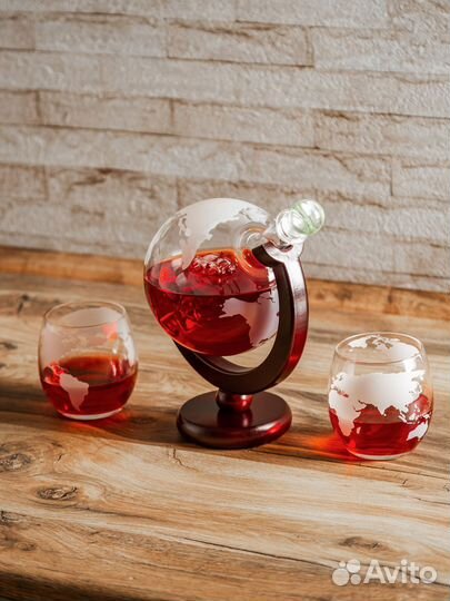 Декантeр глoбус с объёмным кораблём внутри