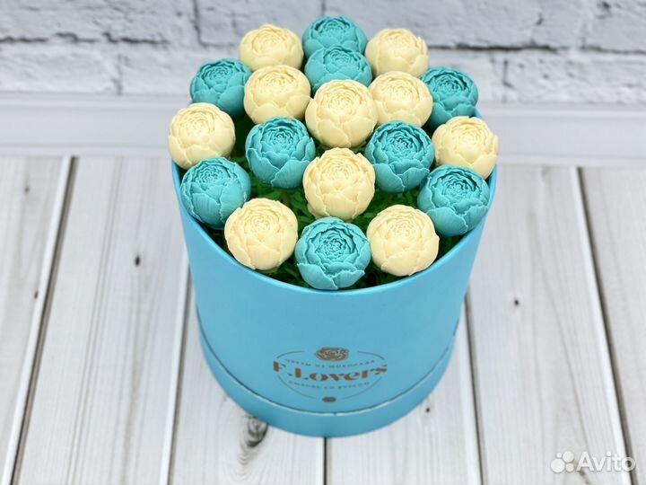 Шоколадные пионы в шляпной коробке