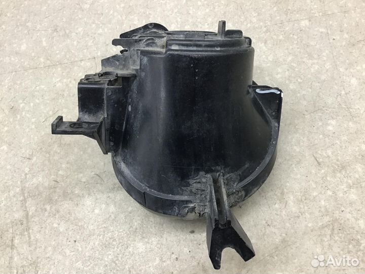 Фара противотуманная левая VW Touareg 2002-2010