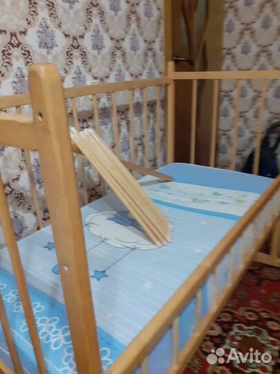 Детская кроватка