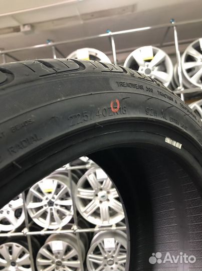 Aplus A607 225/40 R18