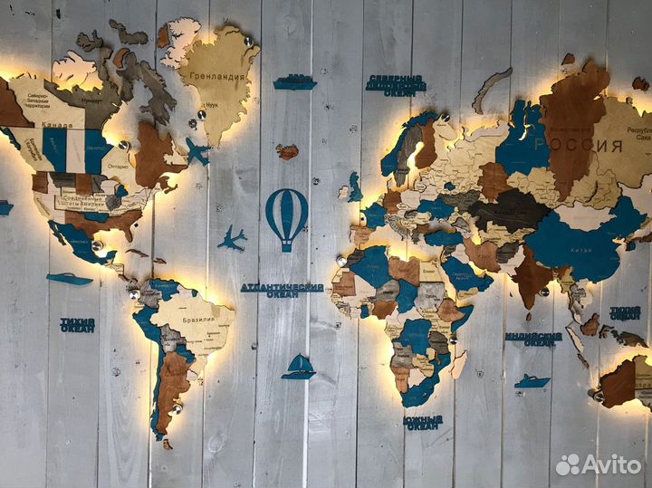 Карта мира из дерева, панно