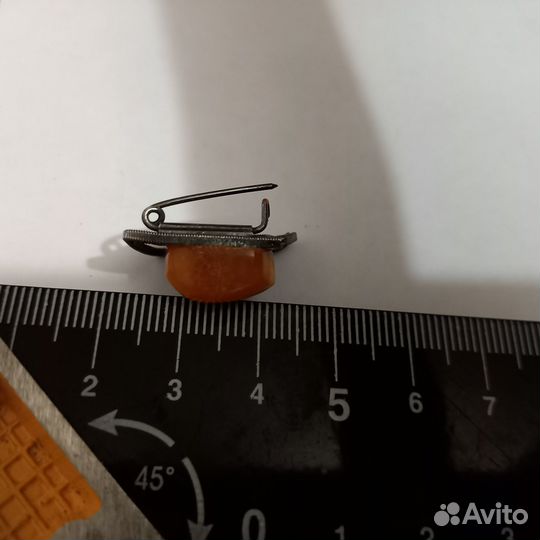 Винтажная брошь янтарь