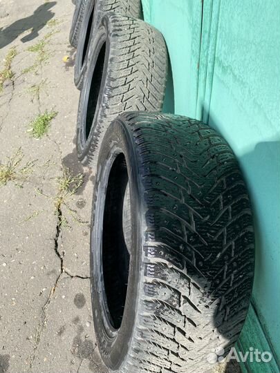 Nokian Tyres Hakkapeliitta 8 215/50 R17
