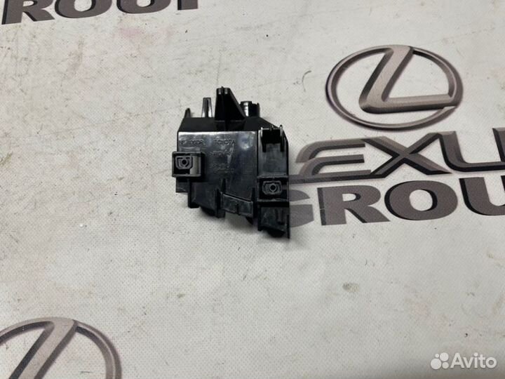 Кронштейн бампера лев. зад. Toyota Land Cruiser Pr