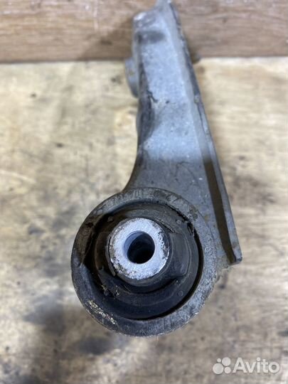 Рычаг верхний передний правый Mercedes W210