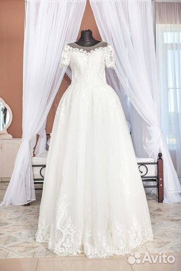 Свадебное платье