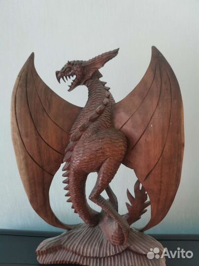 Дракон из дерева (ручная работа)