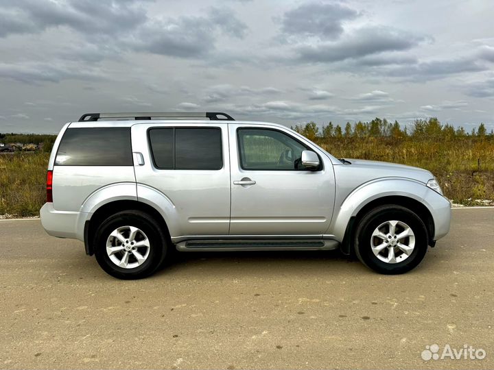 Nissan Pathfinder 2.5 AT, 2012, 218 700 км