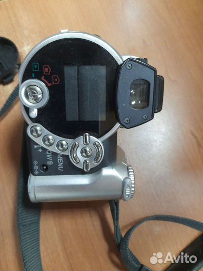 Цифровой фотоаппарат conica minolta Z 2