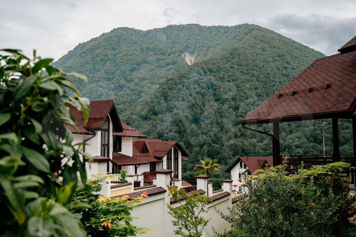 Дом 450 м² на участке 7 сот.