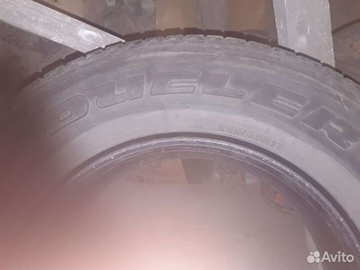 Bridgestone Dueler H/T 265/65 R17