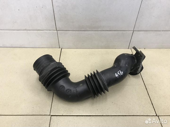 Патрубок воздушного фильтра M2 (2010-1014)