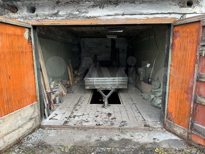 Гараж, > 30 м²
