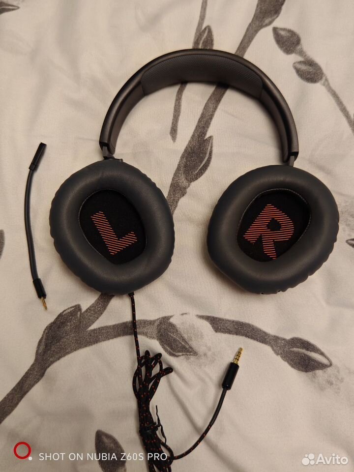 Игровые наушники jbl quantum 100 купить в Москве по низкой цене ...