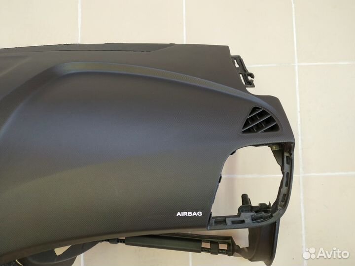 Торпедо панель приборов Hyundai Solaris