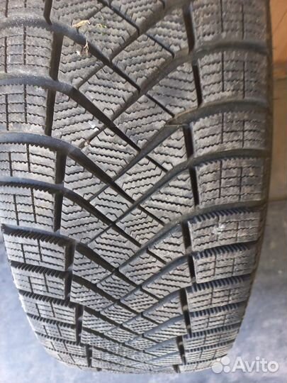 Зимняя резина Pirelli Ice Zero R 215/65 R16