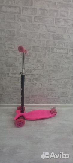 Продам Самокат детский,передние колеса светятся