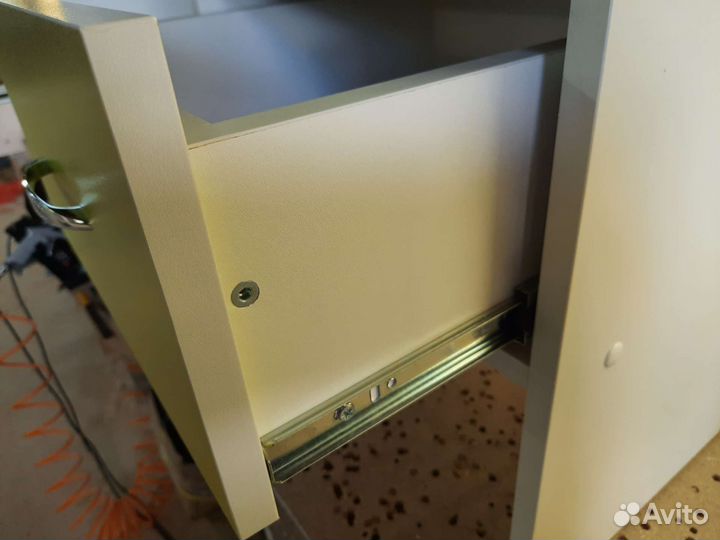 Письменный стол