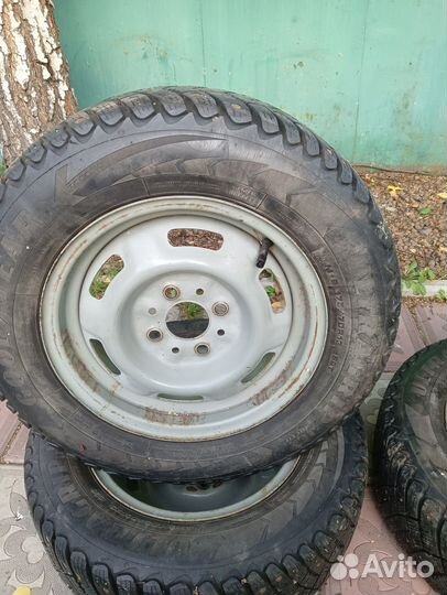 R13 Goodyear Ultragrip Ice Arctic 175/70, PCD 4x98 DIA 58.6